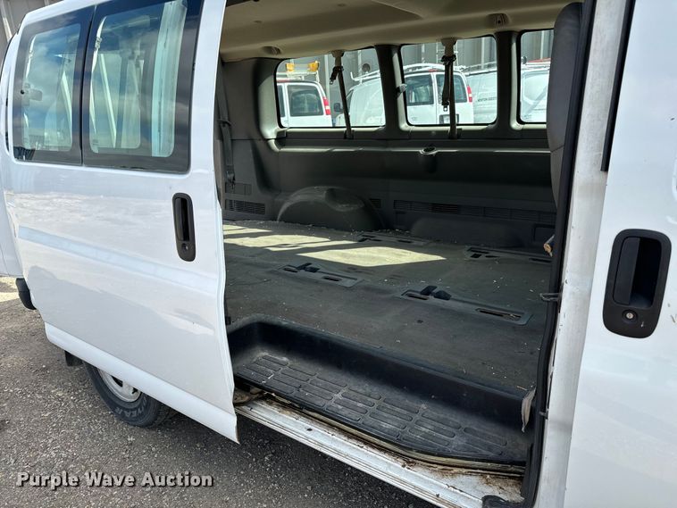 image for item NL9727 2004 Chevrolet  Express 1500 van