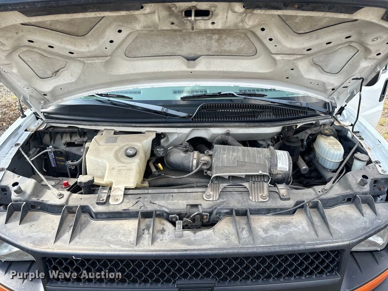 image for item NL9727 2004 Chevrolet  Express 1500 van