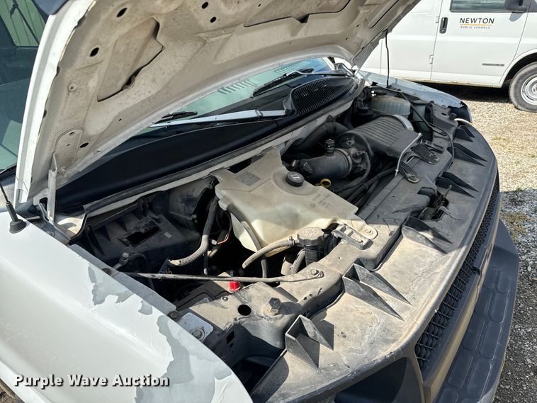 image for item NL9727 2004 Chevrolet  Express 1500 van