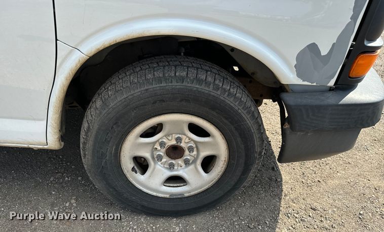 image for item NL9727 2004 Chevrolet  Express 1500 van