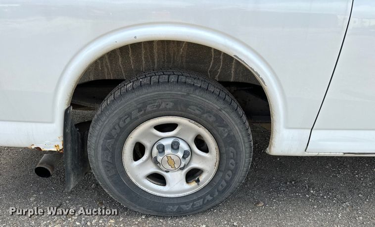 image for item NL9727 2004 Chevrolet  Express 1500 van