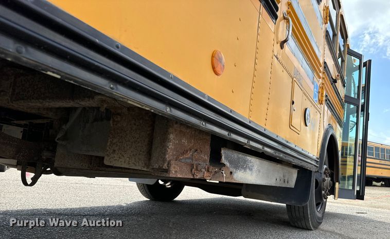 image for item NL9732 1998 Blue Bird  TC2000 school bus