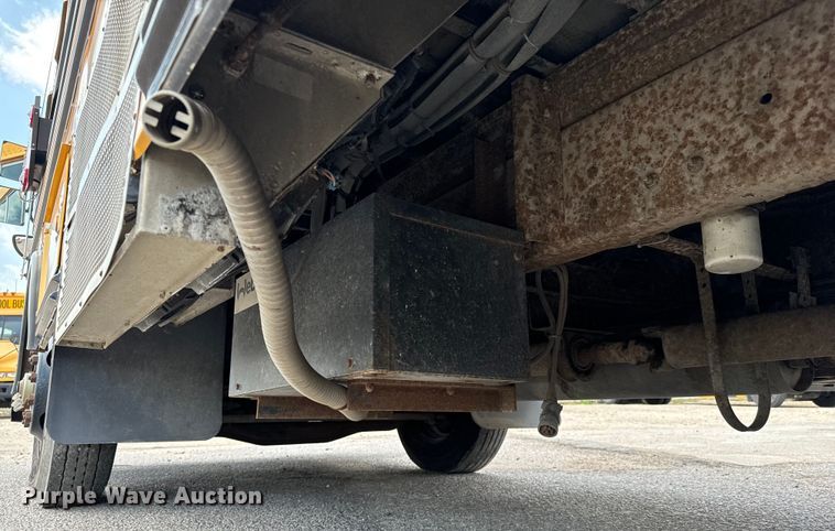 image for item NL9732 1998 Blue Bird  TC2000 school bus