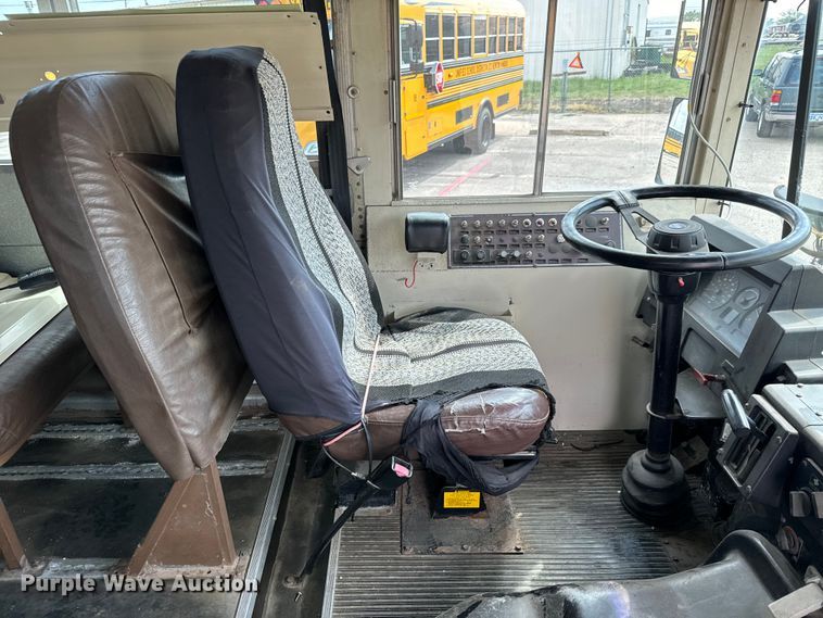 image for item NL9732 1998 Blue Bird  TC2000 school bus