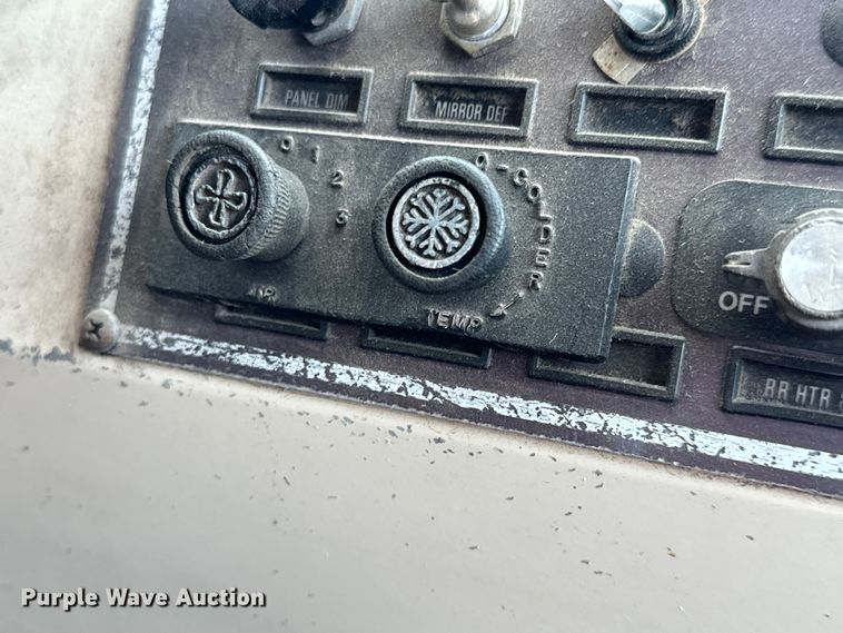 image for item NL9732 1998 Blue Bird  TC2000 school bus