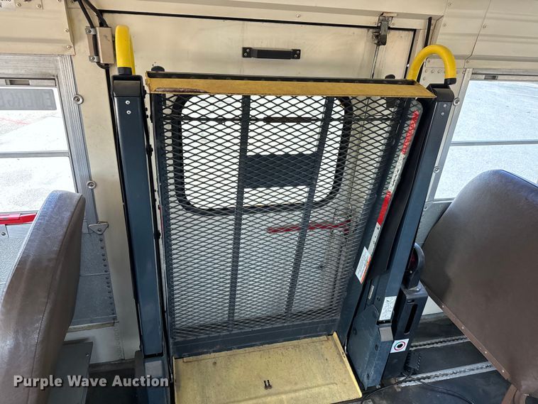 image for item NL9732 1998 Blue Bird  TC2000 school bus