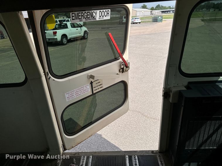 image for item NL9732 1998 Blue Bird  TC2000 school bus