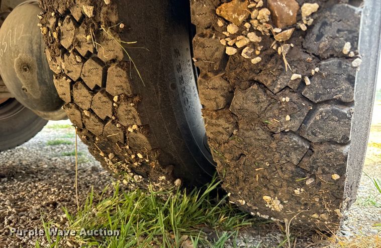 image for item NL9732 1998 Blue Bird  TC2000 school bus