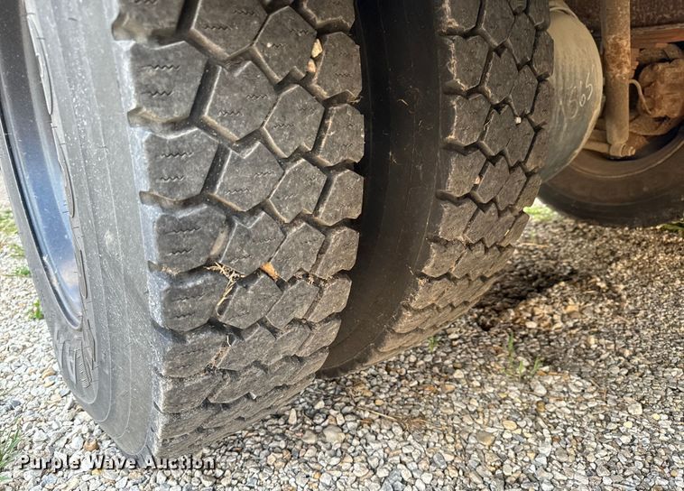 image for item NL9732 1998 Blue Bird  TC2000 school bus