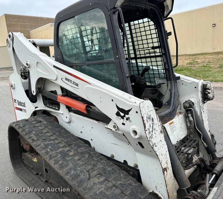 image for item NL9773 2011 Bobcat T750 skid steer loader