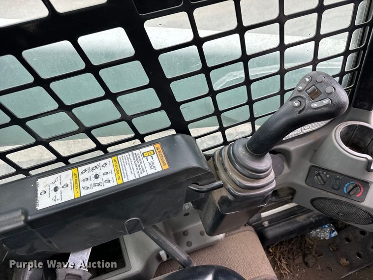 image for item NL9773 2011 Bobcat T750 skid steer loader