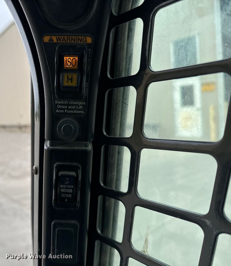 image for item NL9773 2011 Bobcat T750 skid steer loader