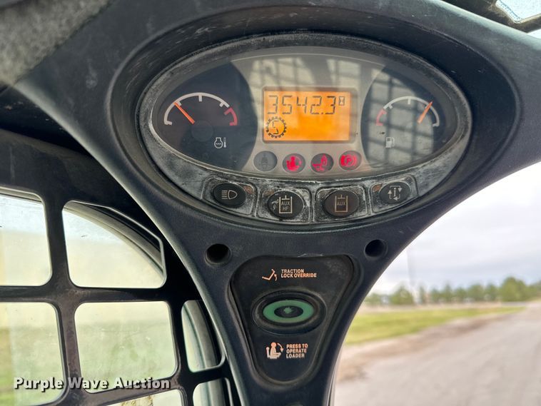 image for item NL9773 2011 Bobcat T750 skid steer loader