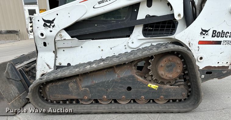 image for item NL9773 2011 Bobcat T750 skid steer loader