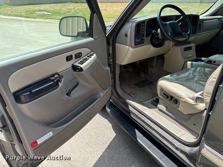 image for item NL9793 2002 GMC Yukon  SUV