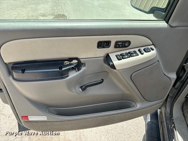 image for item NL9793 2002 GMC Yukon  SUV