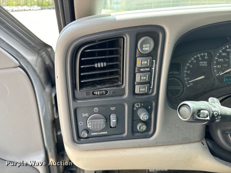 image for item NL9793 2002 GMC Yukon  SUV