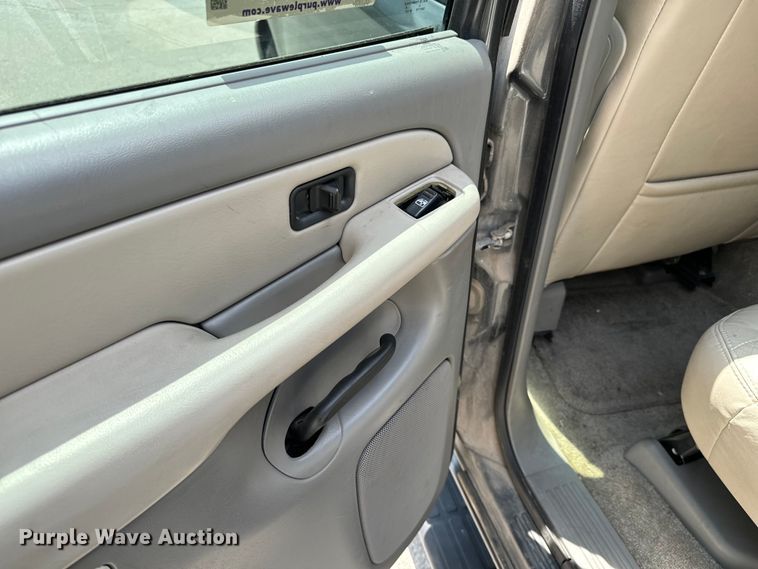 image for item NL9793 2002 GMC Yukon  SUV