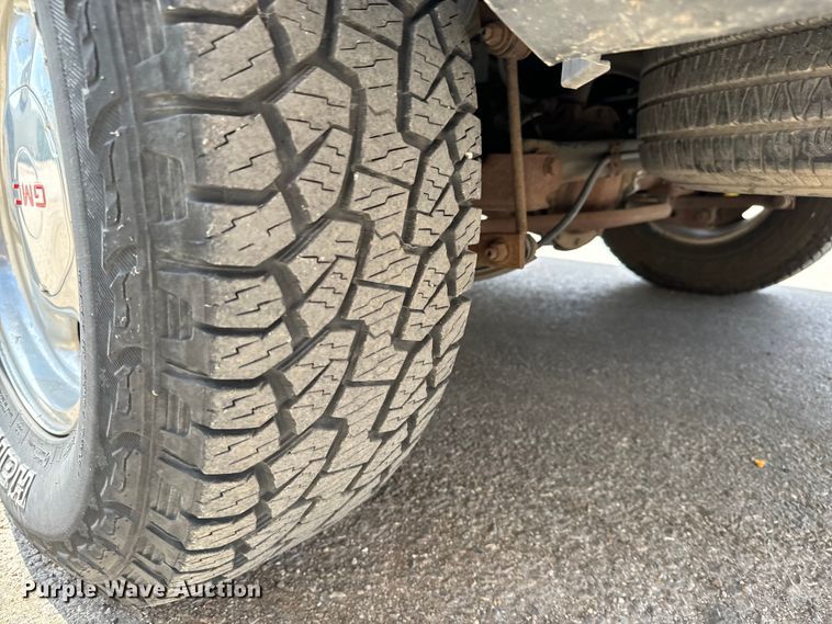 image for item NL9793 2002 GMC Yukon  SUV