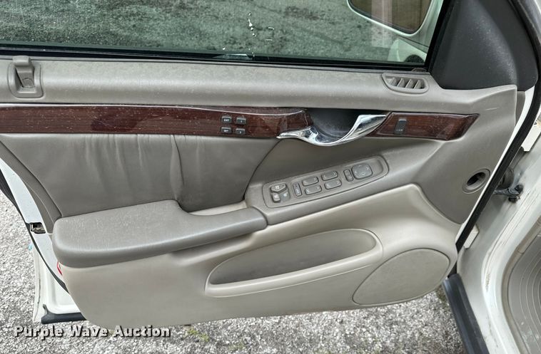 image for item NL9795 2002 Cadillac Deville DHS 