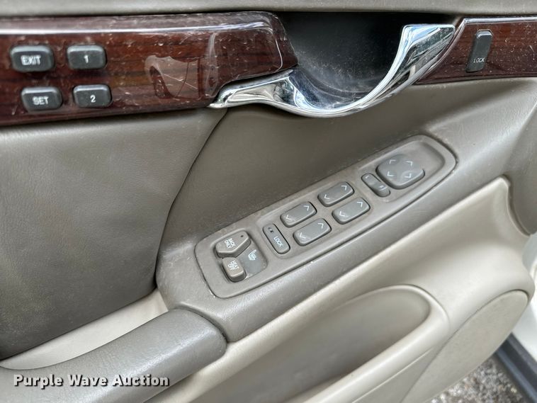 image for item NL9795 2002 Cadillac Deville DHS 