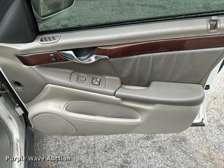 image for item NL9795 2002 Cadillac Deville DHS 