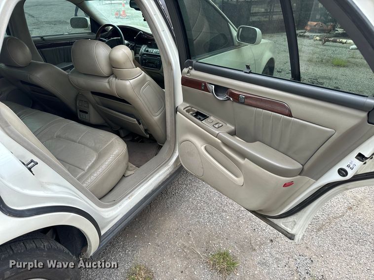 image for item NL9795 2002 Cadillac Deville DHS 