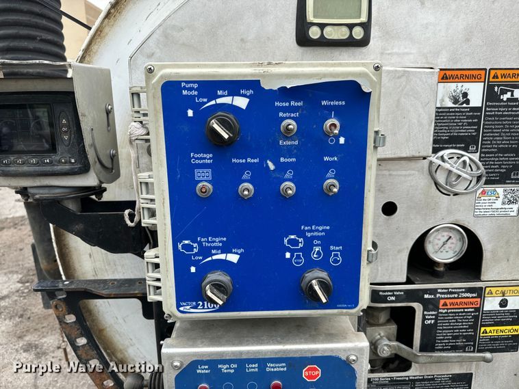 image for item NL9796 2015 Freightliner  114SD  combination sewer jetter truck