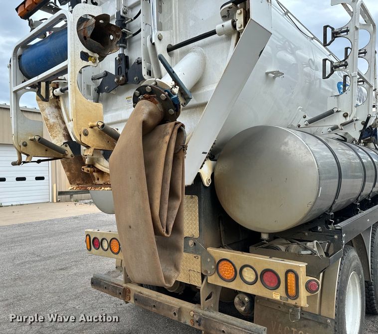 image for item NL9796 2015 Freightliner  114SD  combination sewer jetter truck