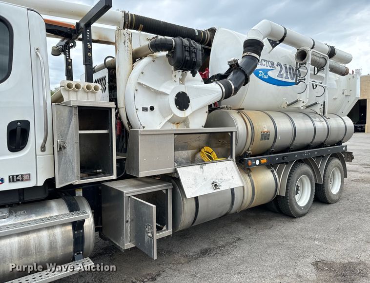 image for item NL9796 2015 Freightliner  114SD  combination sewer jetter truck