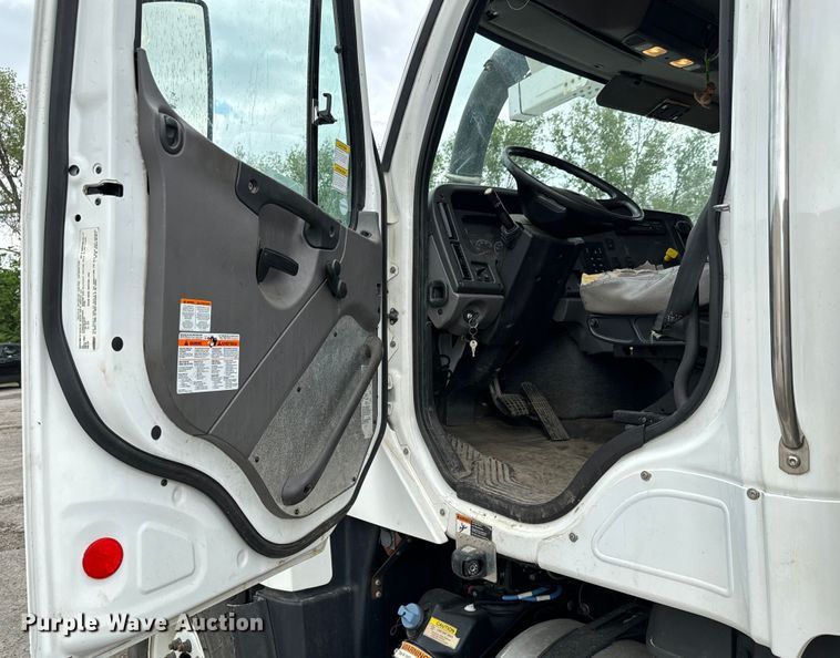 image for item NL9796 2015 Freightliner  114SD  combination sewer jetter truck