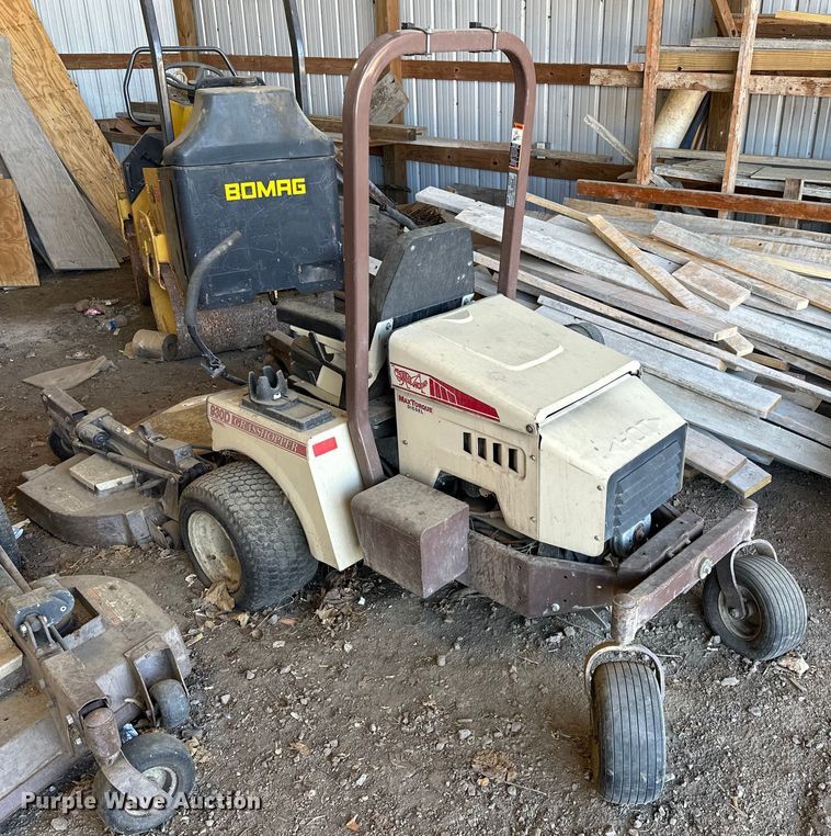 image for item NR9776 2010 Grasshopper  930D ZTR lawn mower