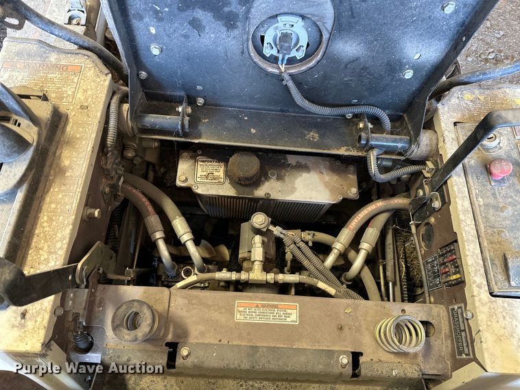 image for item NR9776 2010 Grasshopper  930D ZTR lawn mower