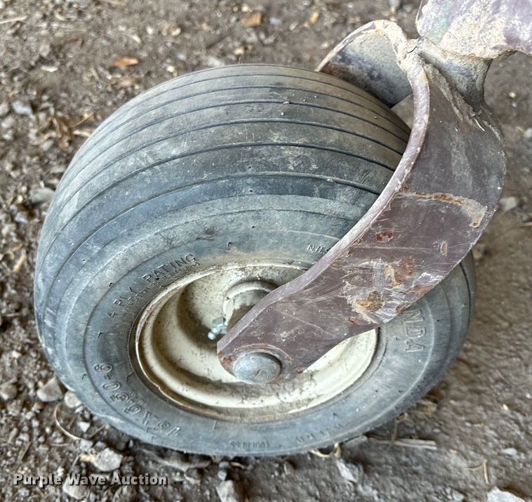 image for item NR9776 2010 Grasshopper  930D ZTR lawn mower