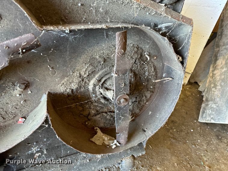 image for item NR9778 Grasshopper  722D ZTR lawn mower