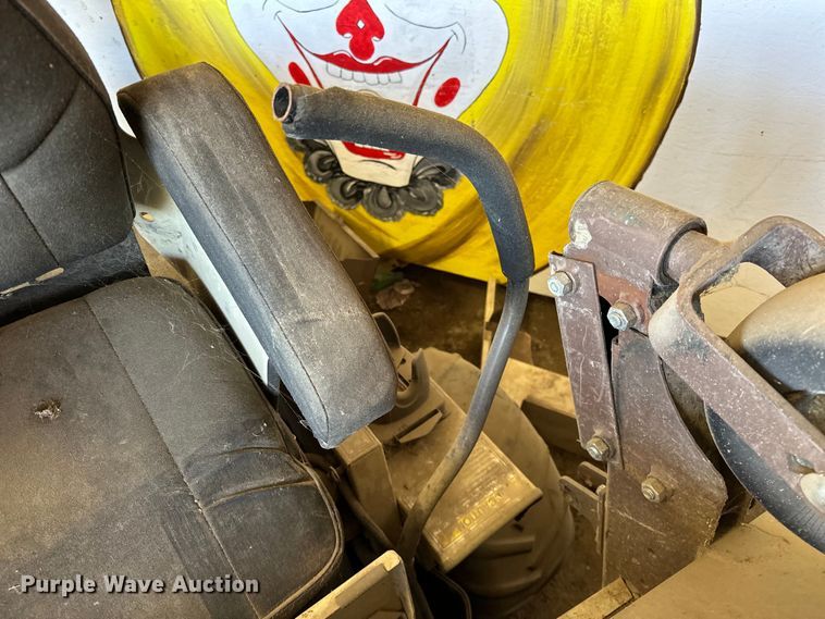 image for item NR9778 Grasshopper  722D ZTR lawn mower