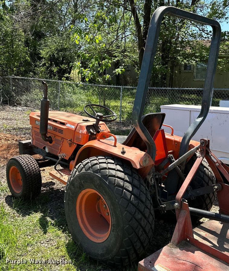 image for item NR9781 1981 Kubota B8200E lawn tractor