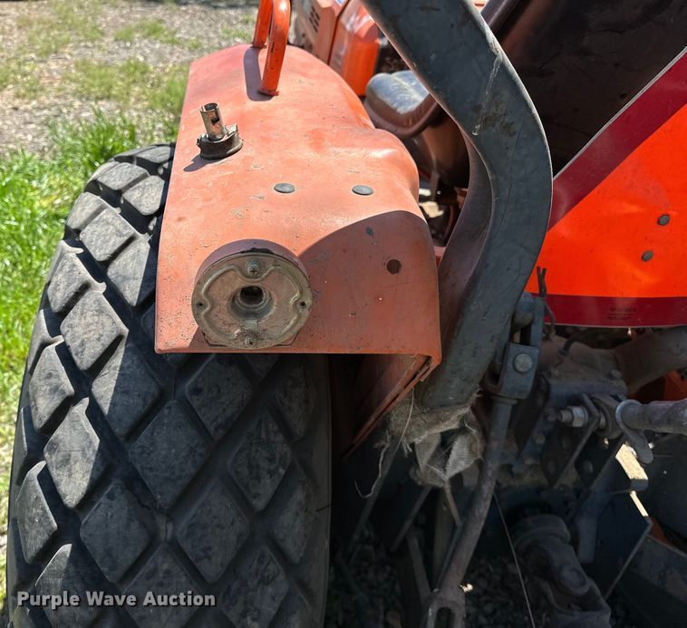 image for item NR9781 1981 Kubota B8200E lawn tractor