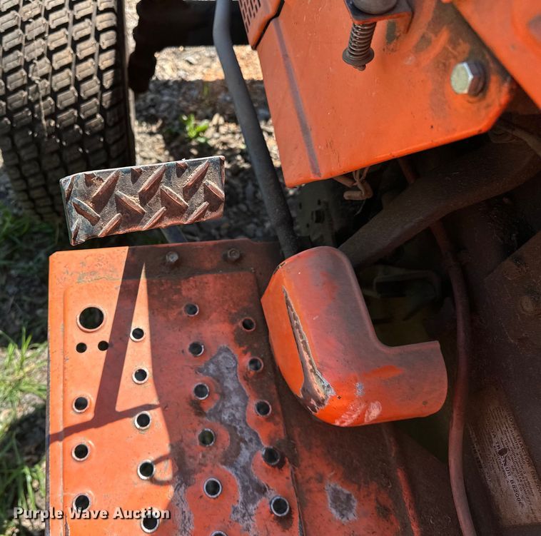 image for item NR9781 1981 Kubota B8200E lawn tractor