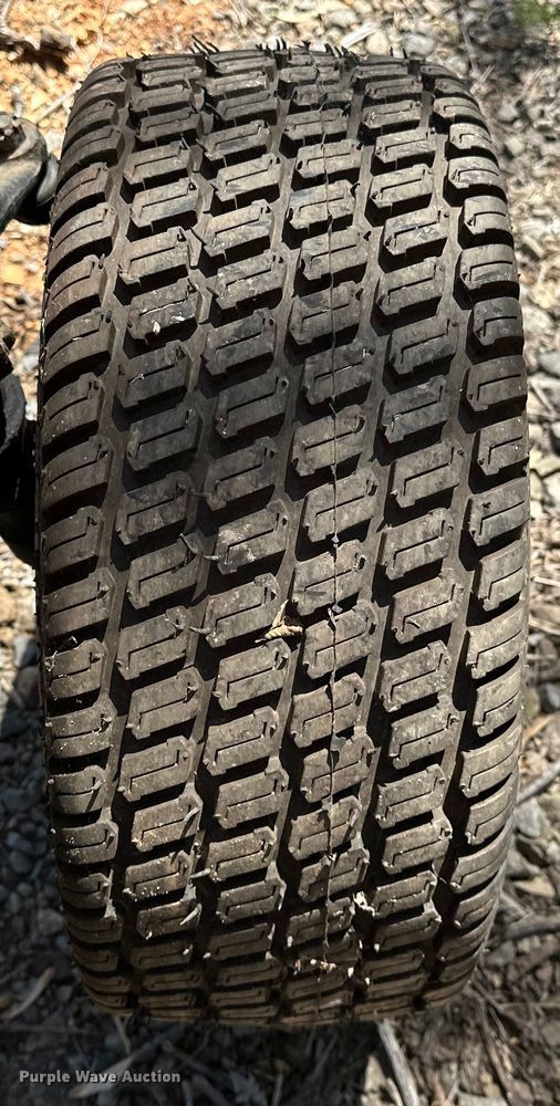 image for item NR9781 1981 Kubota B8200E lawn tractor