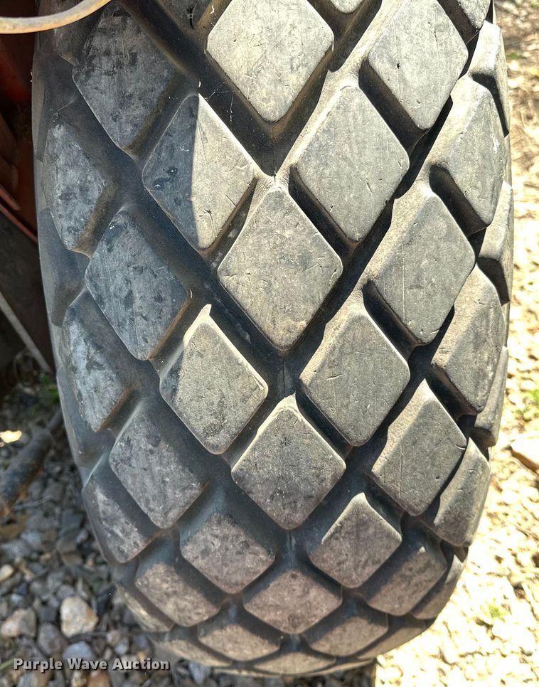 image for item NR9781 1981 Kubota B8200E lawn tractor