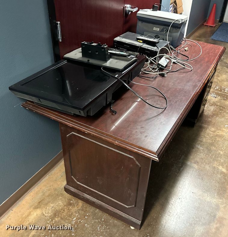 image for item NR9792 Office furniture 