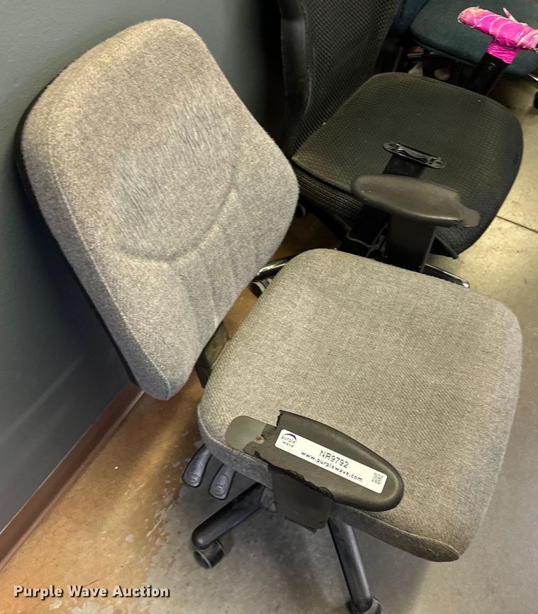 image for item NR9792 Office furniture 