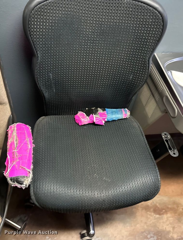 image for item NR9792 Office furniture 