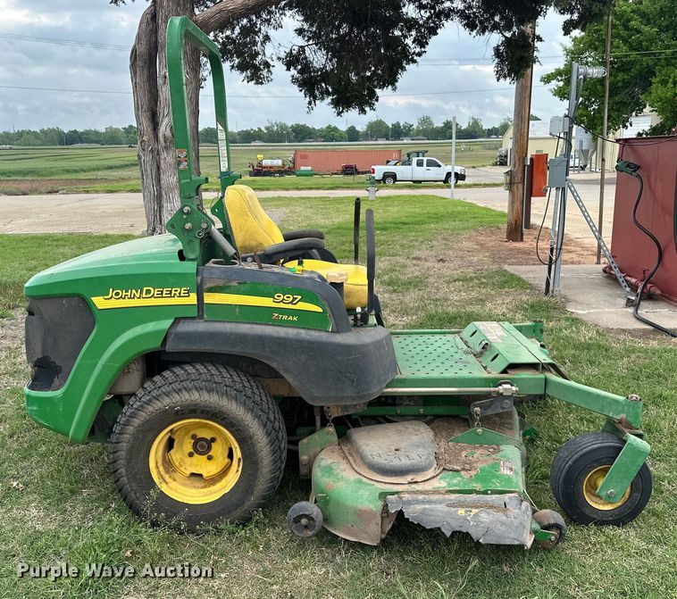 image for item NR9816 2009 John Deere 997 ZTrak ZTR lawn mower