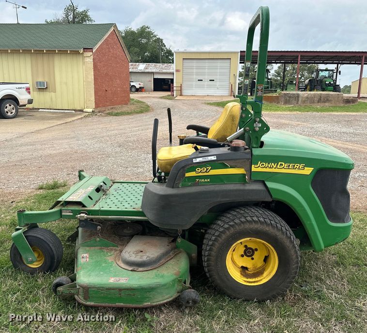 image for item NR9816 2009 John Deere 997 ZTrak ZTR lawn mower
