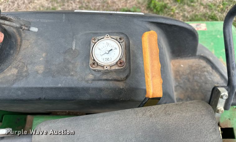 image for item NR9816 2009 John Deere 997 ZTrak ZTR lawn mower