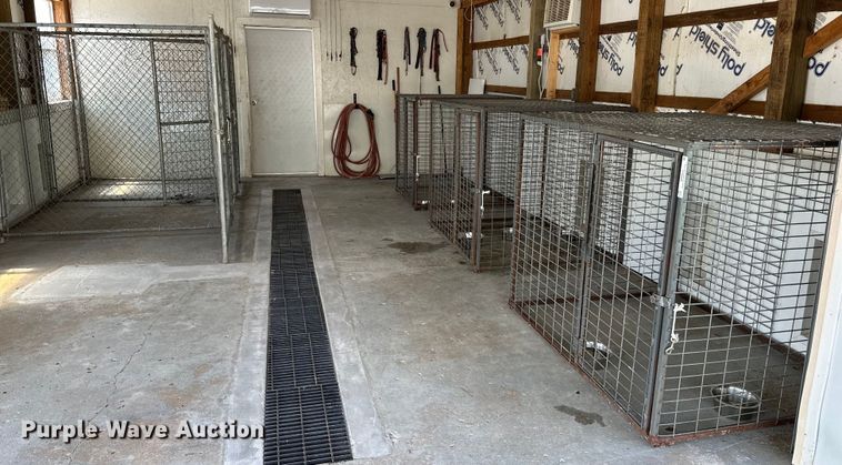 image for item NR9833 Dog kennels 