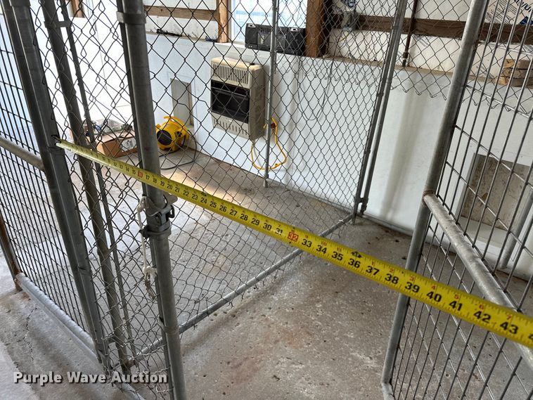 image for item NR9833 Dog kennels 