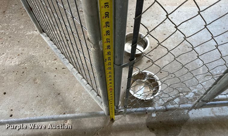 image for item NR9833 Dog kennels 
